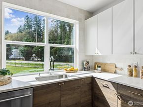 761 7th Avenue NW, Issaquah WA 98027