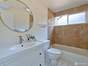 12015 NE 161st St, Bothell WA 98011