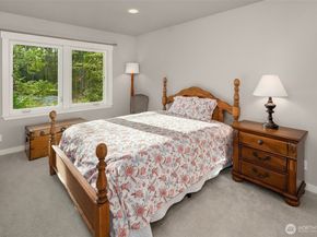 10060 NE Springwood Lane, Bainbridge Island WA 98110
