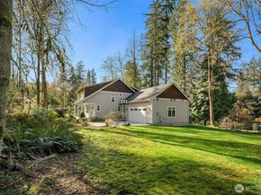 10060 NE Springwood Lane, Bainbridge Island WA 98110