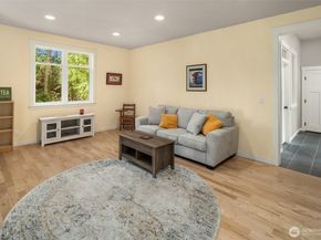 10060 NE Springwood Lane, Bainbridge Island WA 98110
