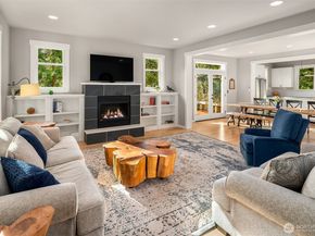 10060 NE Springwood Lane, Bainbridge Island WA 98110