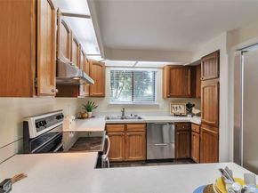 19115 Ballinger Way NE 102, Lake Forest Park WA 98155