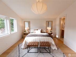 1530 25th Avenue, Seattle WA 98122