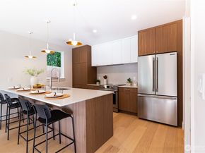 1530 25th Avenue, Seattle WA 98122