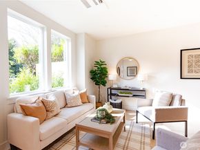 1530 25th Avenue, Seattle WA 98122