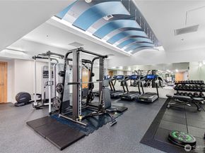 10650 NE 9th Place 1527, Bellevue WA 98004