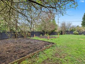 11204 148th Avenue SE, Renton WA 98059