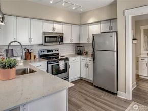 11415 Slater Avenue NE 310, Kirkland WA 98033