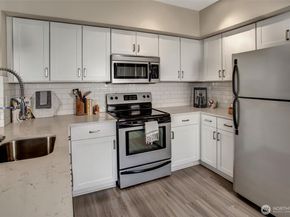 11415 Slater Avenue NE 310, Kirkland WA 98033