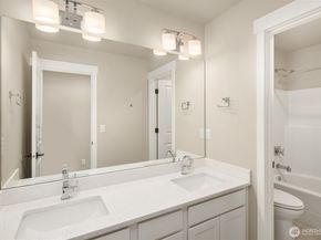 1435 242nd Place SE, Bothell WA 98021