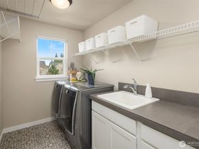 1435 242nd Place SE, Bothell WA 98021