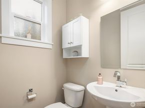 1435 242nd Place SE, Bothell WA 98021