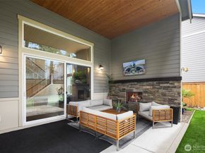 1435 242nd Place SE, Bothell WA 98021