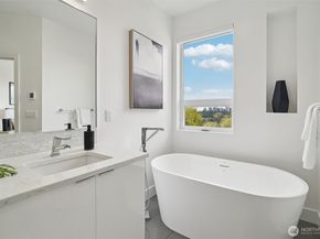 13643 SE 10th Street SE, Bellevue WA 98005