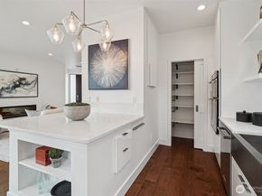 13643 SE 10th Street SE, Bellevue WA 98005