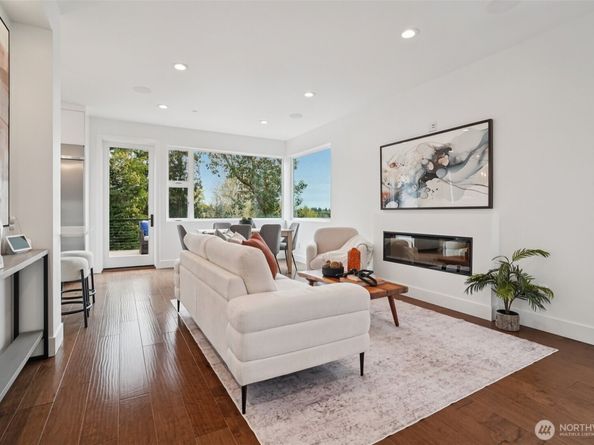 13643 SE 10th Street SE, Bellevue WA 98005