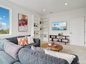 13643 SE 10th Street SE, Bellevue WA 98005