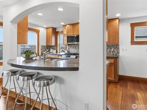 4418 Eastern Avenue N, Seattle WA 98103