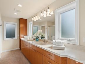 5720 59th Avenue NE, Seattle WA 98105