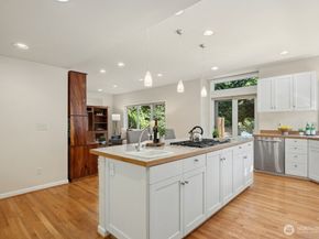 5720 59th Avenue NE, Seattle WA 98105