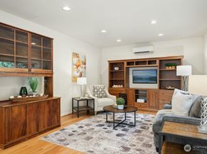 5720 59th Avenue NE, Seattle WA 98105