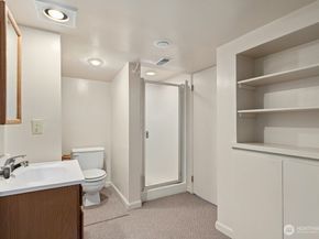 5720 59th Avenue NE, Seattle WA 98105