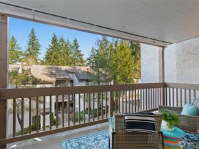 10419 NE 32nd Place E204, Bellevue WA 98004