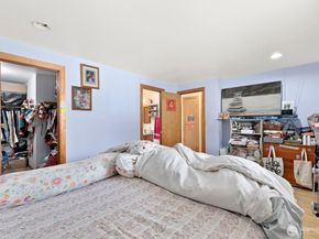 5233 33rd Avenue S, Seattle WA 98118