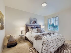 20402 124th Avenue NE, Bothell WA 98011
