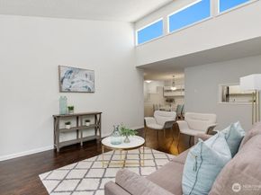 7930 SE 34th Street 513, Mercer Island WA 98040