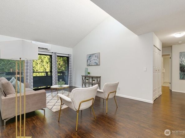 7930 SE 34th Street 513, Mercer Island WA 98040