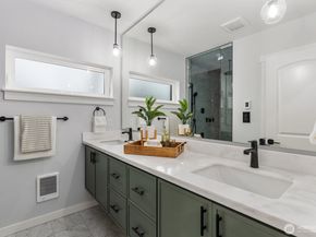 4559 34th Avenue S, Seattle WA 98118