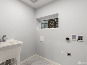 4559 34th Avenue S, Seattle WA 98118