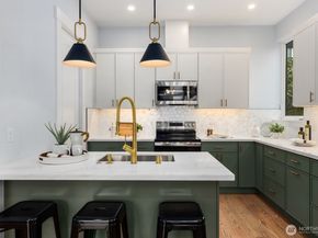 4559 34th Avenue S, Seattle WA 98118