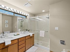 14316 NE 12th Place, Bellevue WA 98007