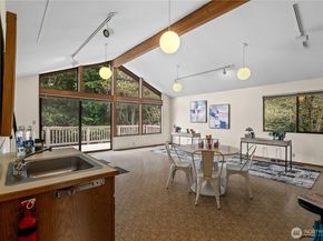 14316 NE 12th Place, Bellevue WA 98007