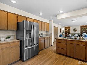 14316 NE 12th Place, Bellevue WA 98007