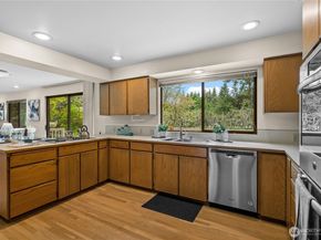 14316 NE 12th Place, Bellevue WA 98007