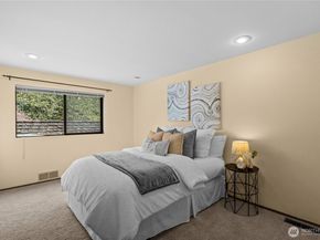 14316 NE 12th Place, Bellevue WA 98007