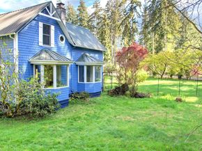 10472 NE Sunrise Bluff Lane, Bainbridge Island WA 98110