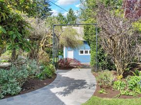 10472 NE Sunrise Bluff Lane, Bainbridge Island WA 98110