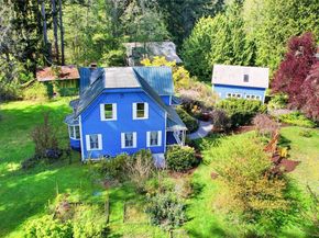 10472 NE Sunrise Bluff Lane, Bainbridge Island WA 98110