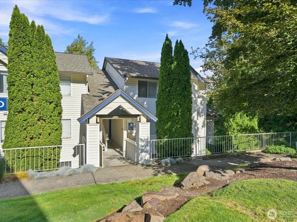 5000 Lake Washington Boulevard NE D304, Renton WA 98056