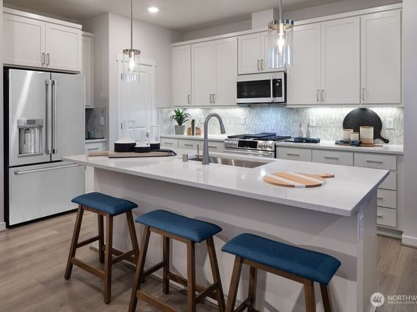13209 NE 127th Court B, Kirkland WA 98034