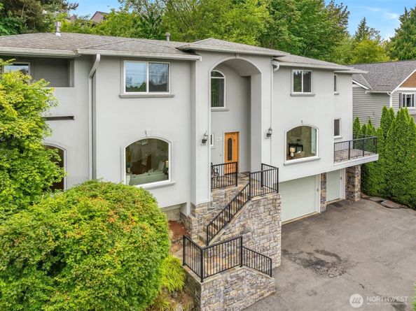 9021 Sand Point Way NE, Seattle WA 98115