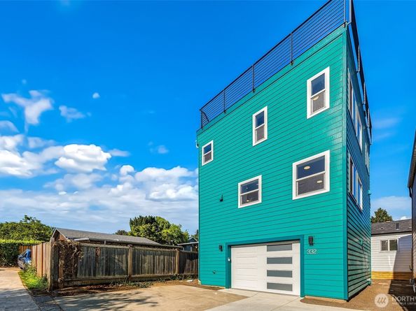 332 NE Elk Place, Seattle WA 98115