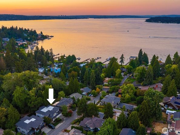 2227 77th Avenue SE, Mercer Island WA 98040