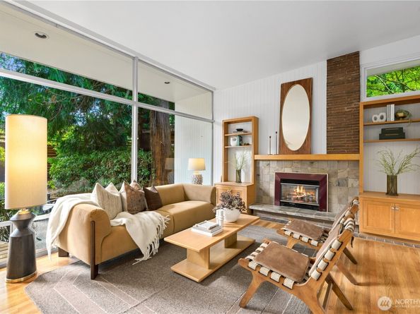 8504 43rd Avenue NE, Seattle WA 98115