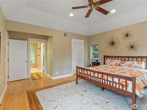 5601 W Mercer Way, Mercer Island WA 98040